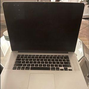 Apple Mac book used no problems